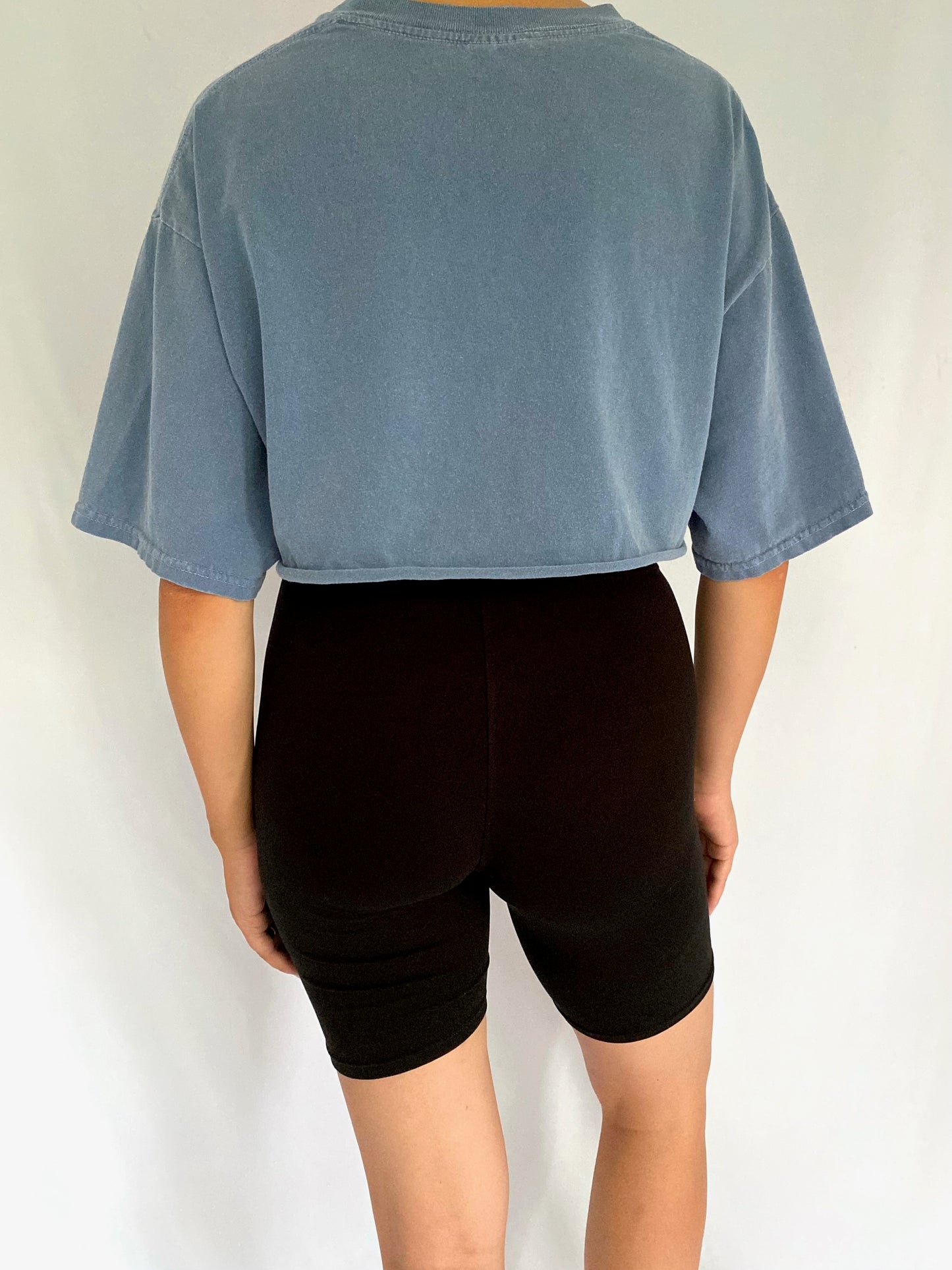 2000s vintage blue happy hour drinks cropped tee shirt