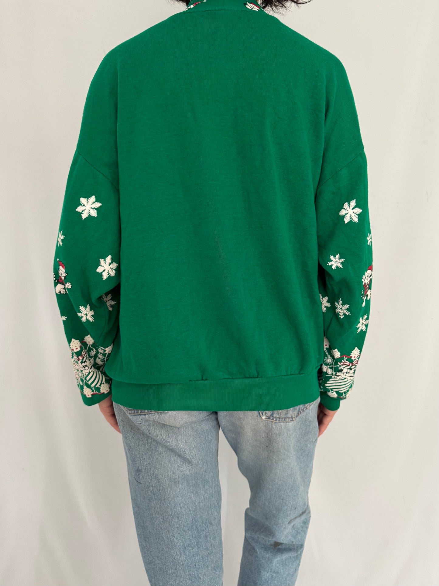 90s vintage green cats snowy outdoor winter scene pullover sweatshirt