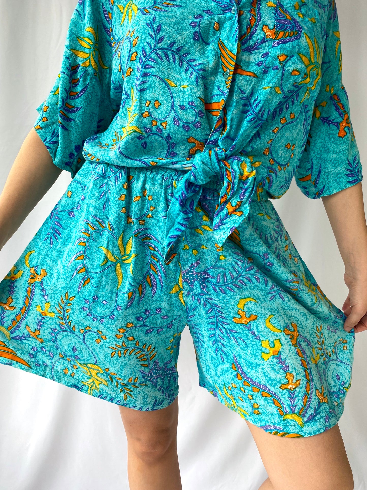 80s vintage blue Hawaiian tie top mini shorts matching set