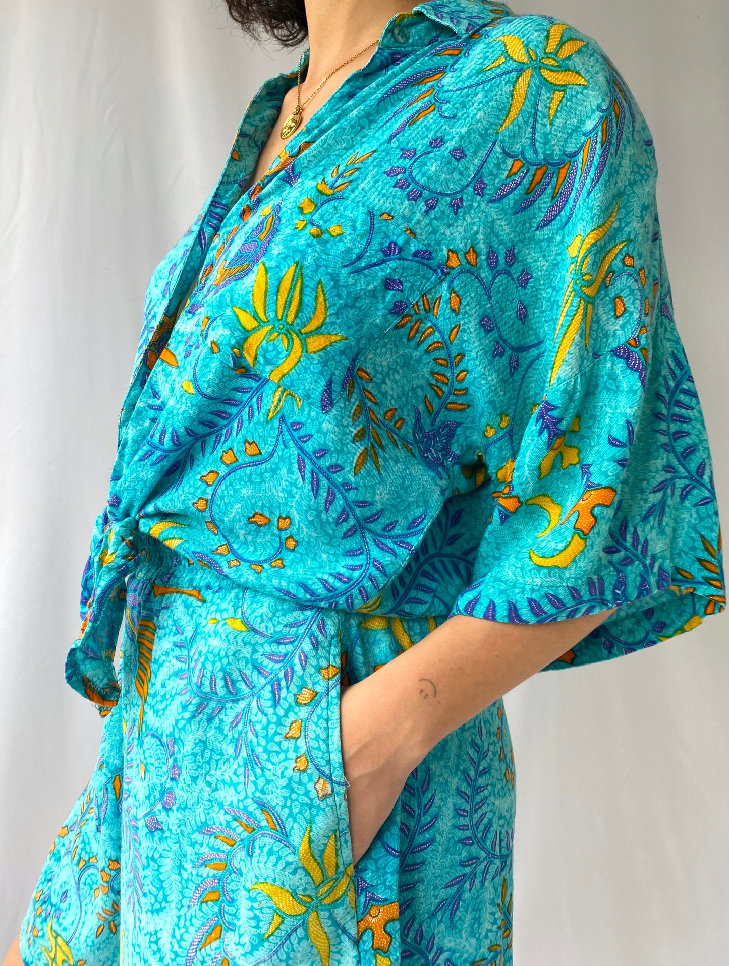 80s vintage blue Hawaiian tie top mini shorts matching set