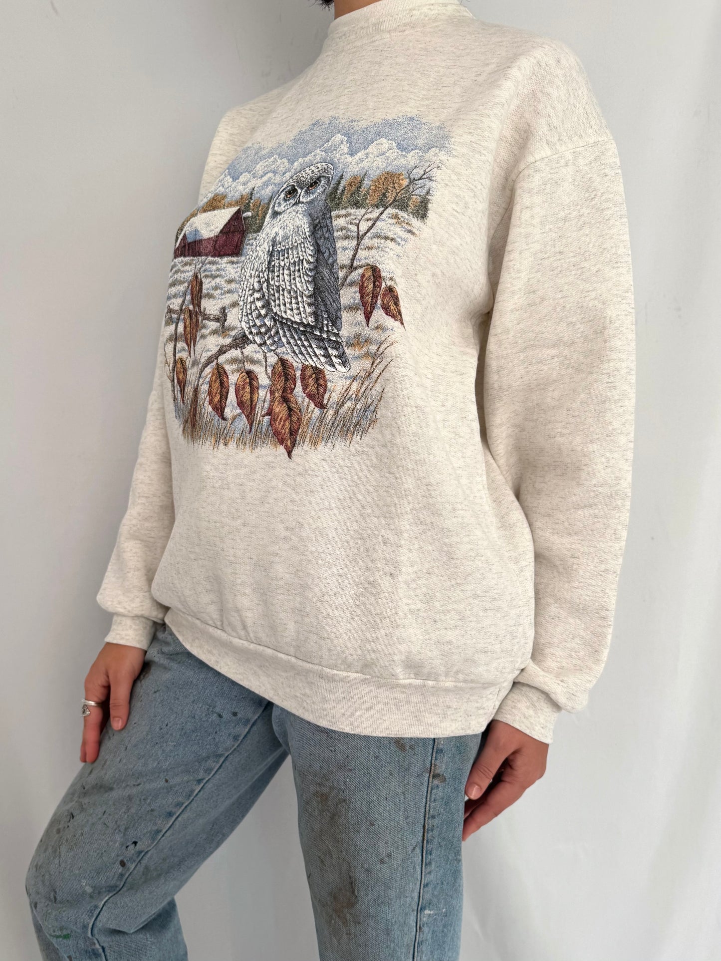 90s vintage grey outdoor nature scene owl bird graphic pullover sweatshirt – medium | cottage country cotton collared sweater