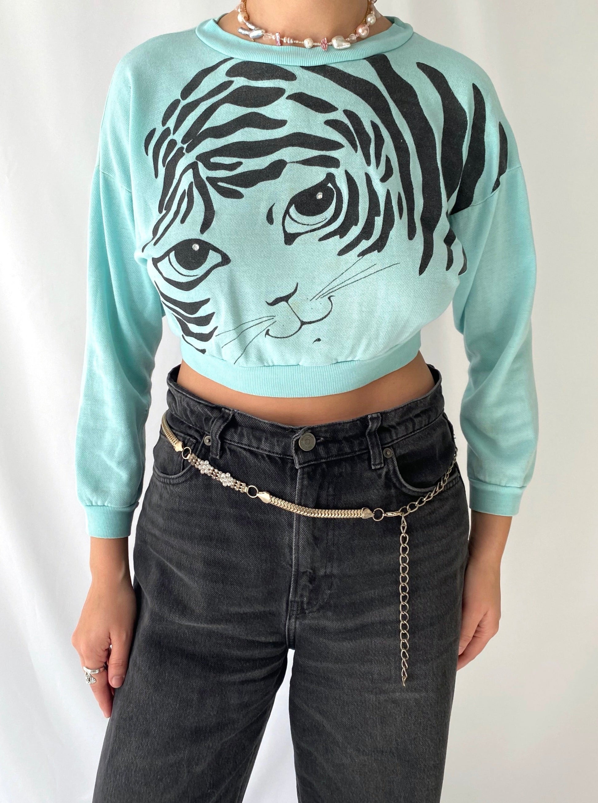 80s vintage light blue tiger face graphic cropped pullover sweater
