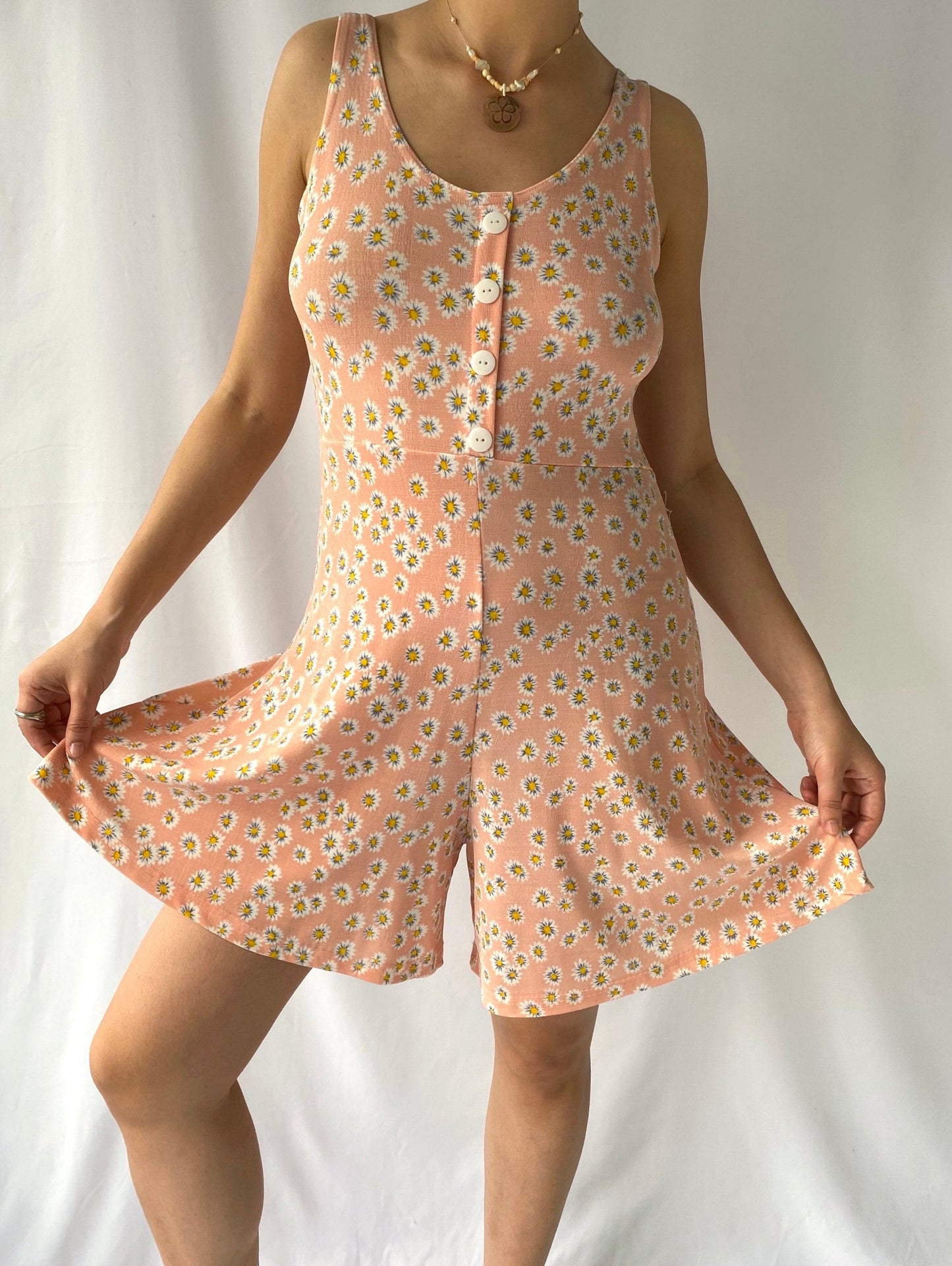 90s vintage light pink floral daisies summer romper – small, medium | sleeveless flared wide leg shorts playsuit