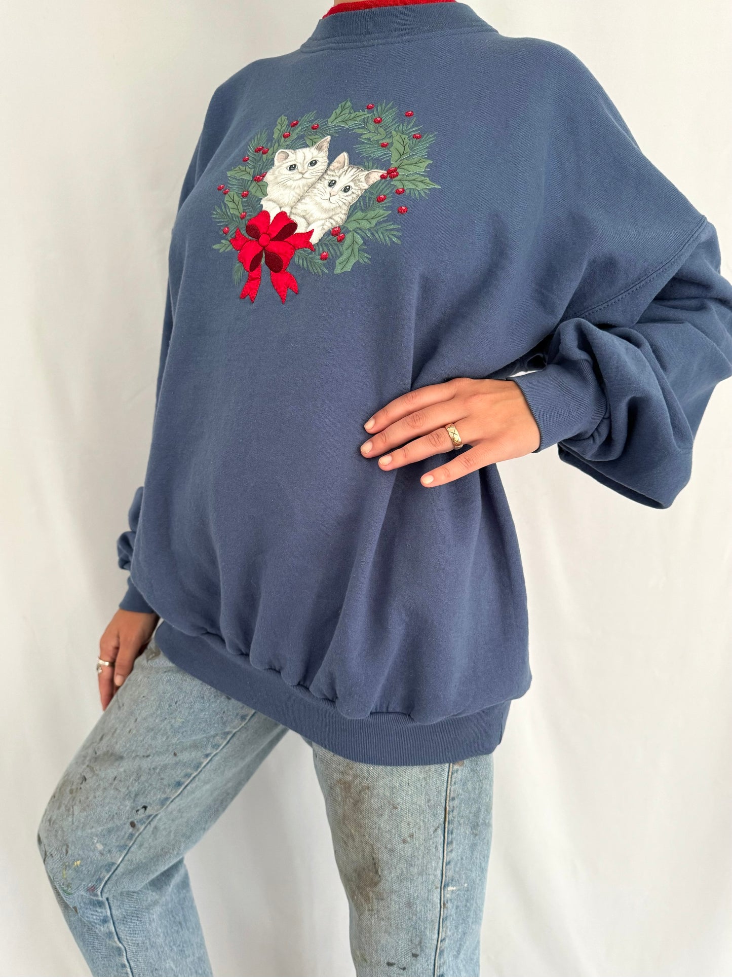 90s vintage blue winter holiday kittens graphic pullover sweatshirt