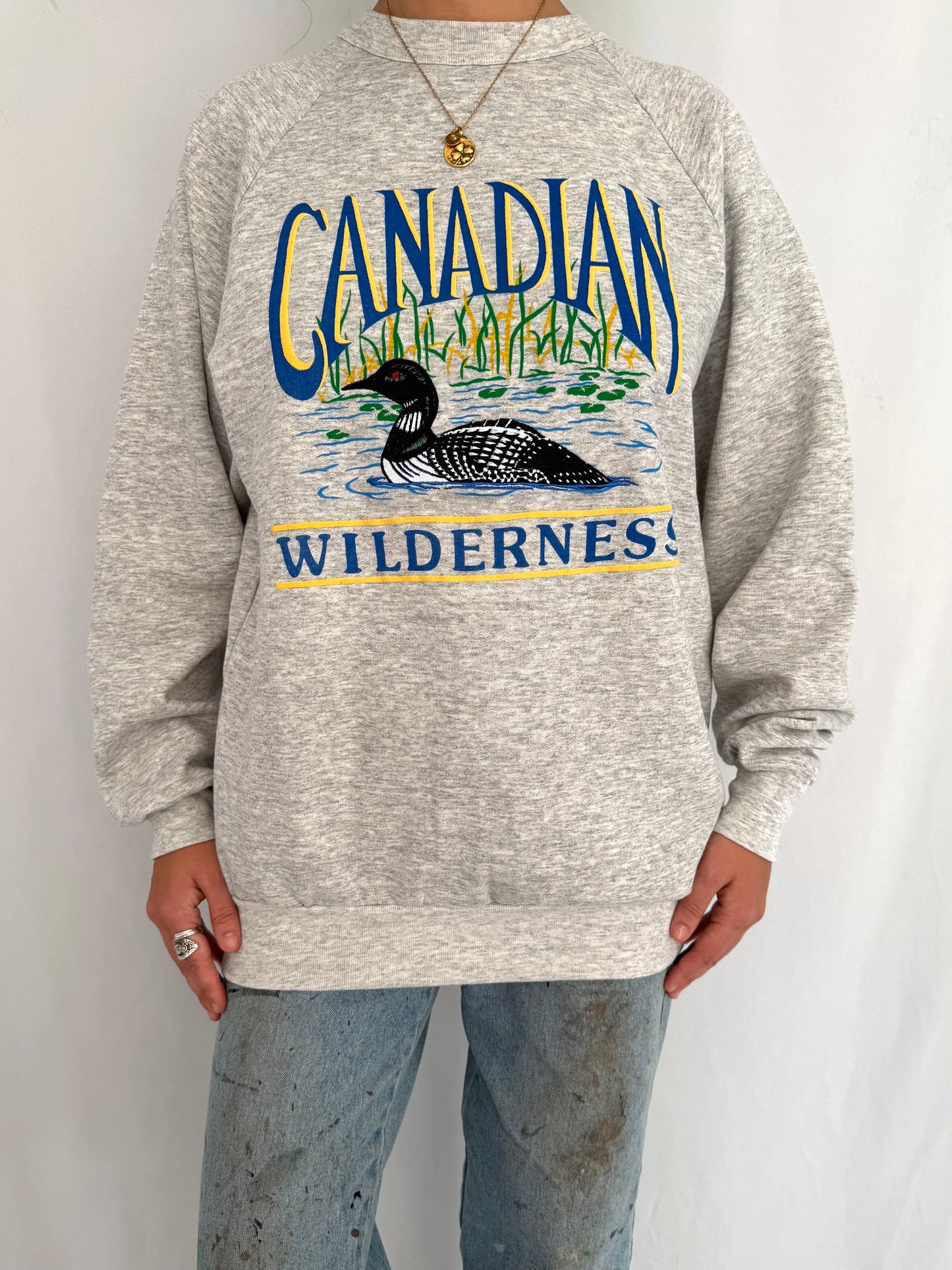 90s vintage grey Canadian Wilderness outdoor nature graphic pullover sweater