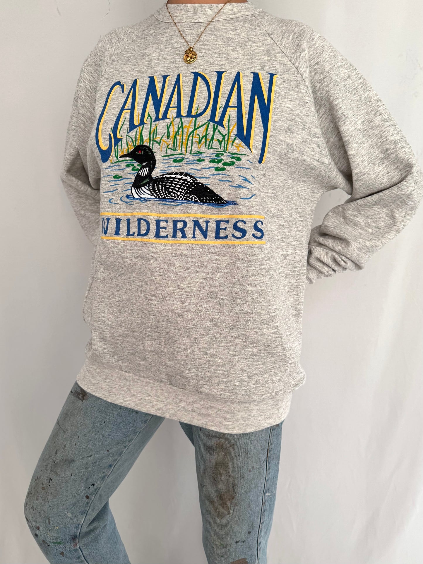 90s vintage grey Canadian Wilderness outdoor nature graphic pullover sweater