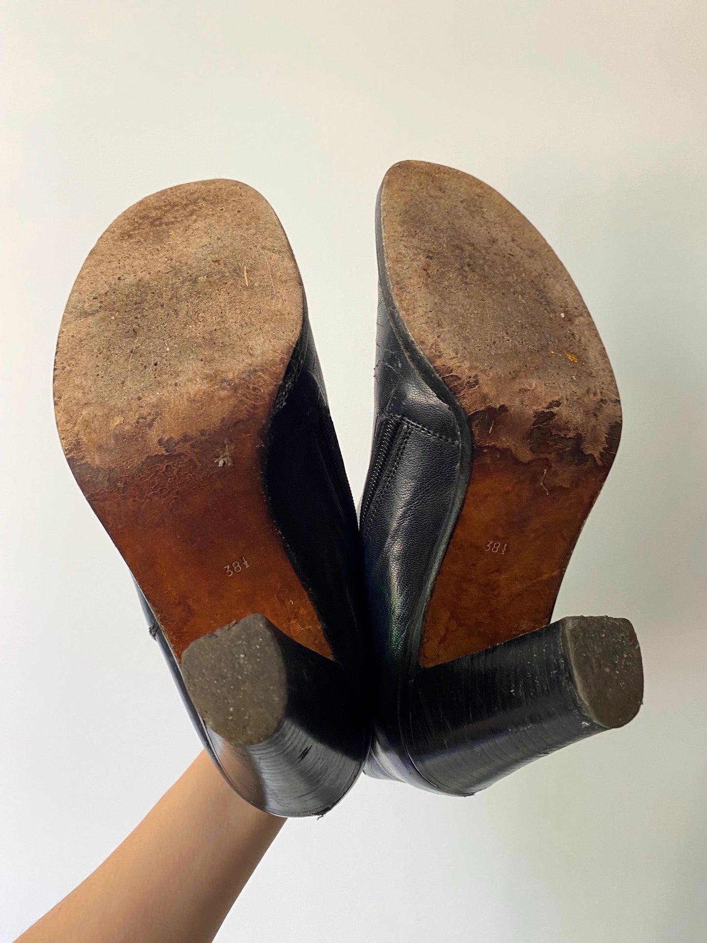 70s vintage dark green leather gold capped toe booties – size US 7.5 | retro western cowboy ankle boots