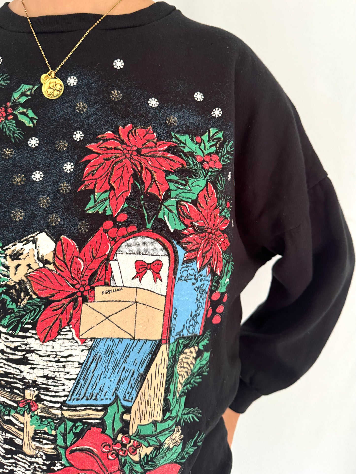 90s vintage black festive holiday scene pullover sweater
