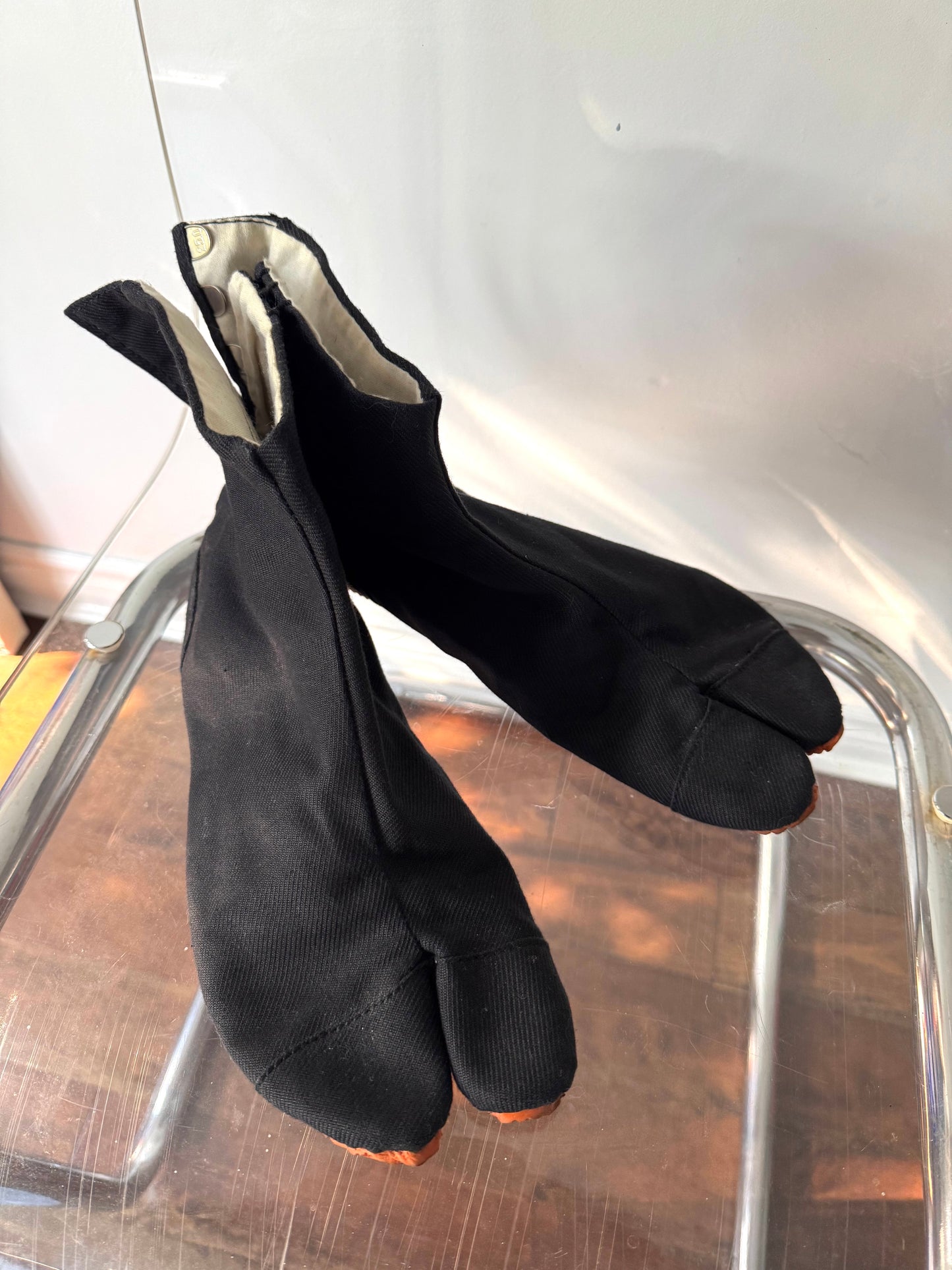 vintage black Japanese split two toed tabi boots