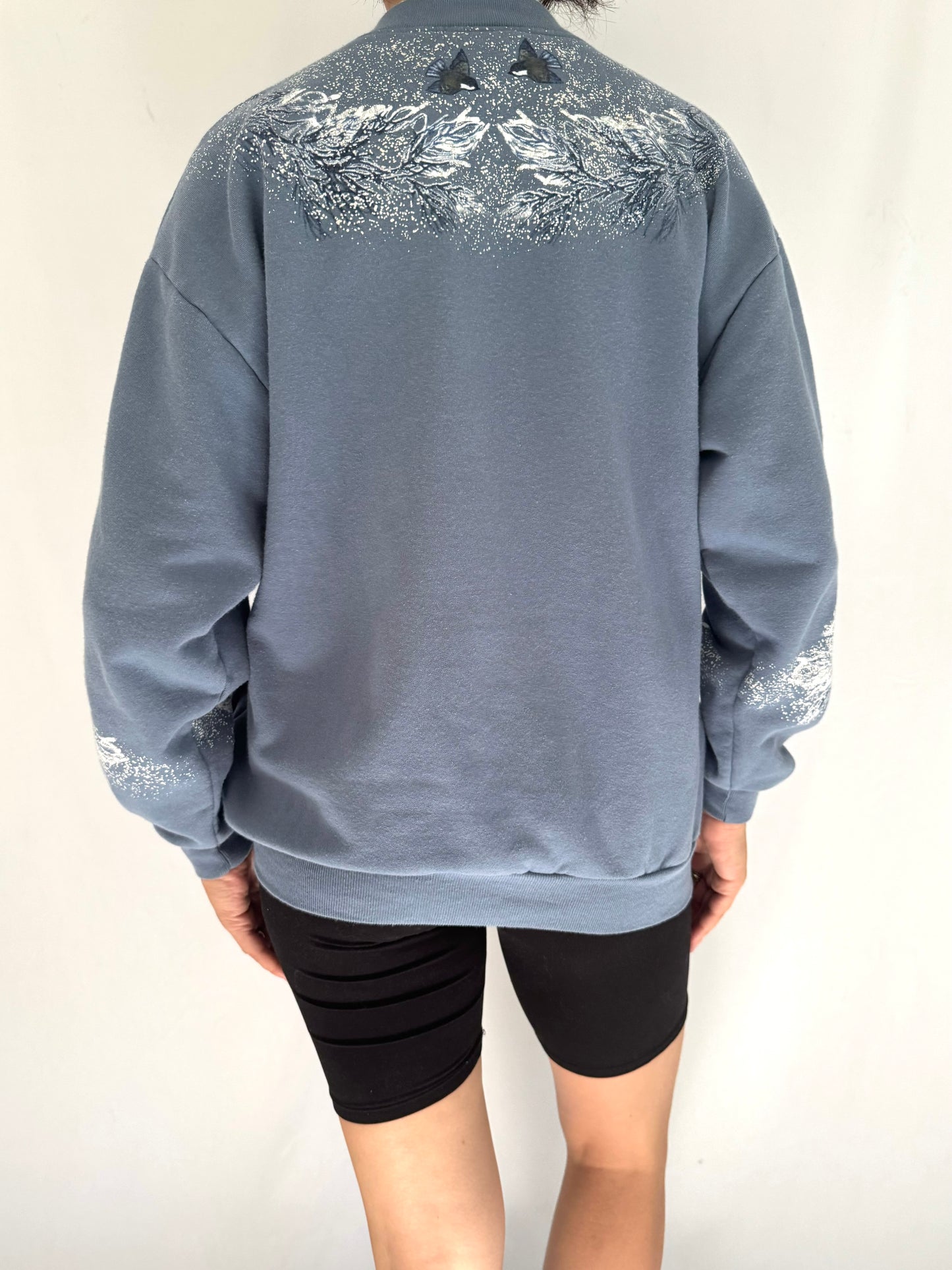 90s vintage blue winter cats lounge scene graphic pullover sweater