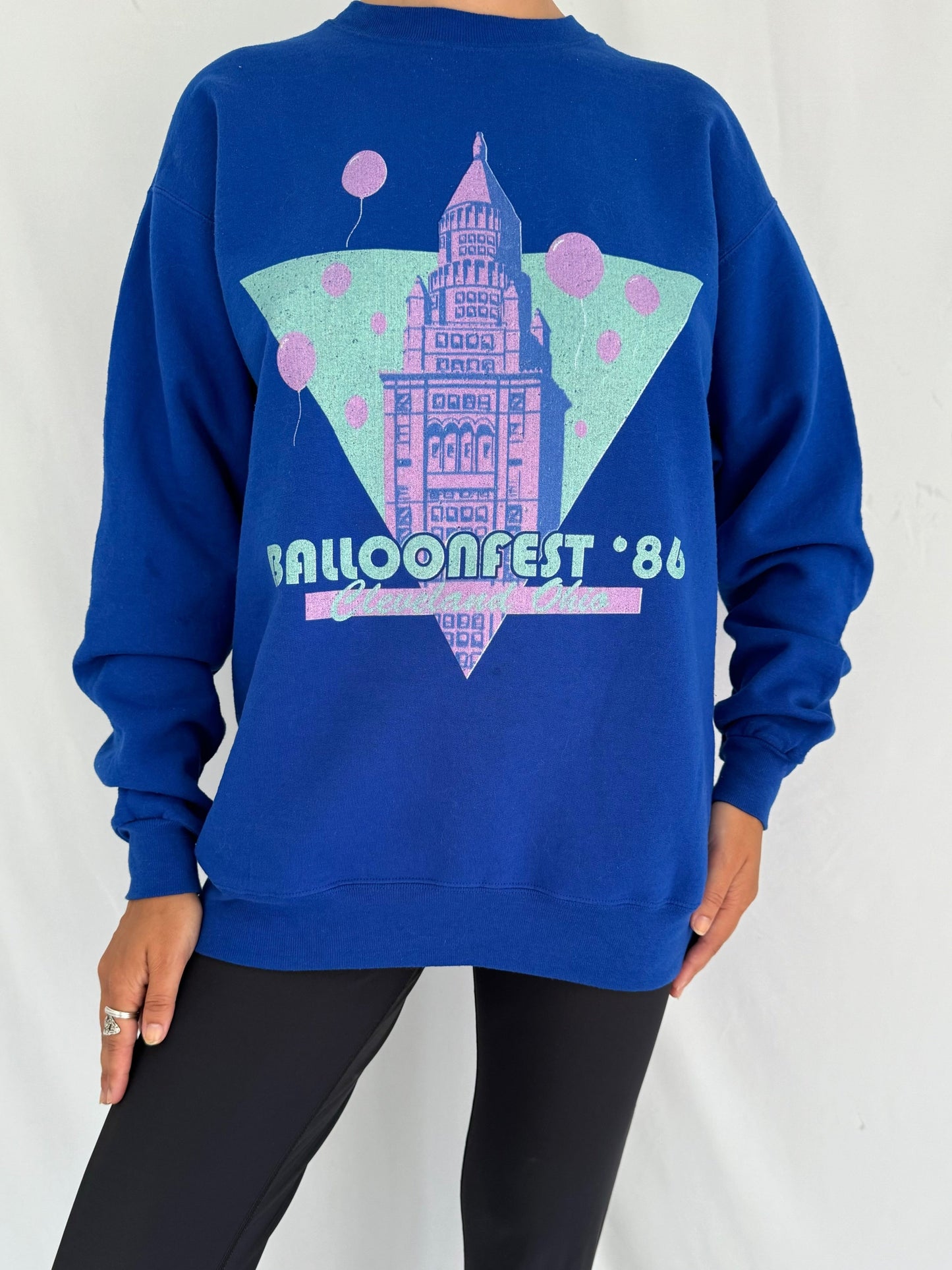 y2k vintage blue balloonfest ohio graphic crewneck pullover sweater – medium | unisex novelty balloon festival print long sleeved sweatshirt