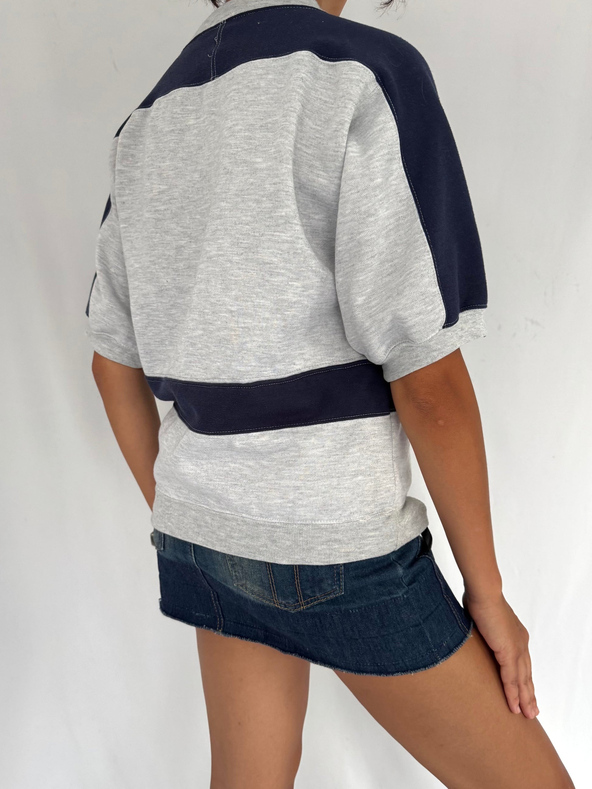 90s vintage grey navy kittens cat graphic striped crewneck pullover sweater