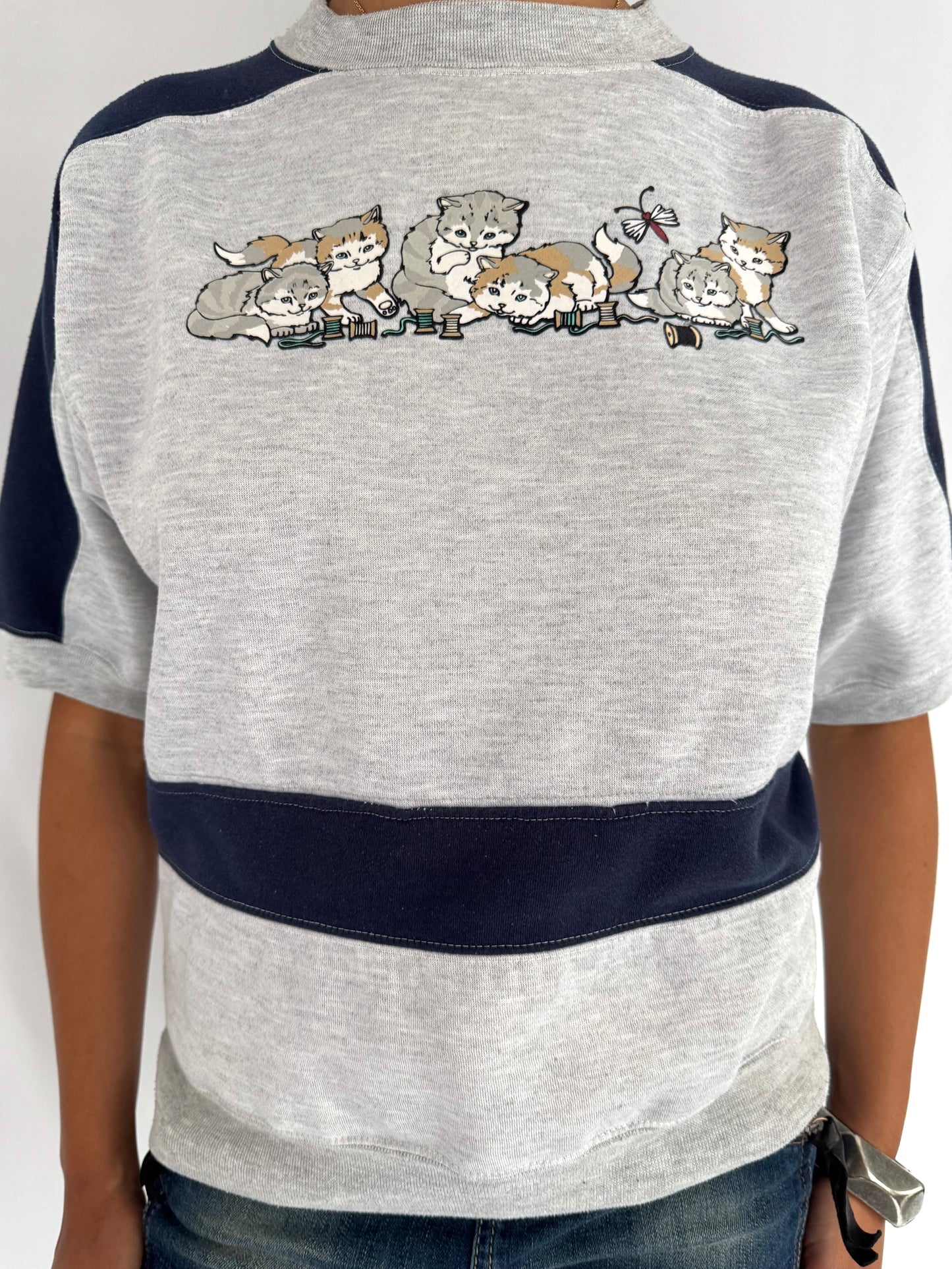 90s vintage grey navy kittens cat graphic striped crewneck pullover sweater