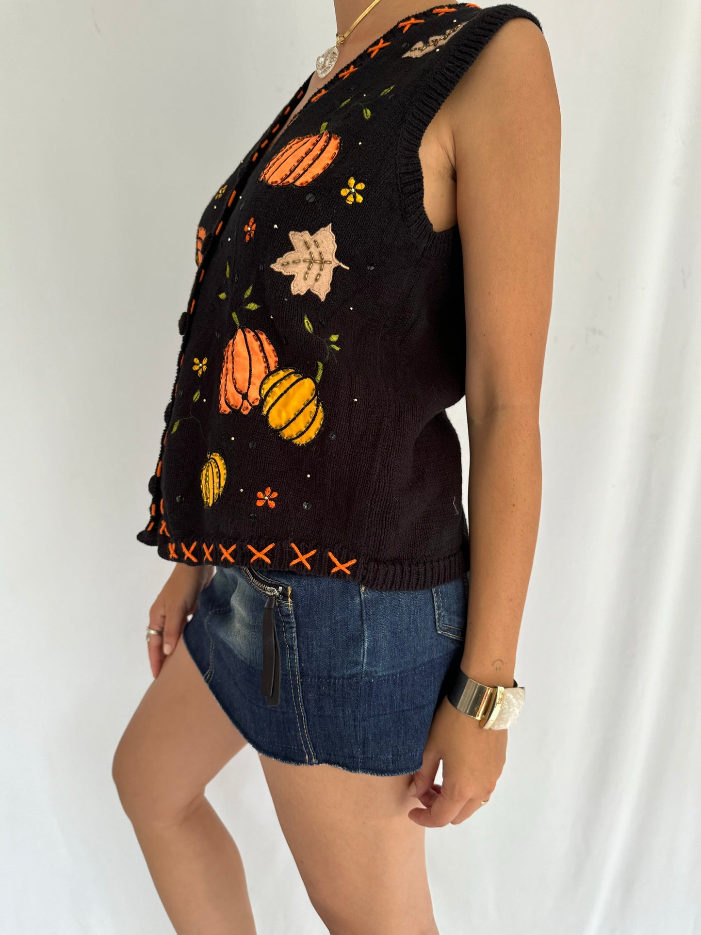 90s vintage fall pumpkin novelty knit sweater vest – medium | Halloween festive embroidered button up waistcoat