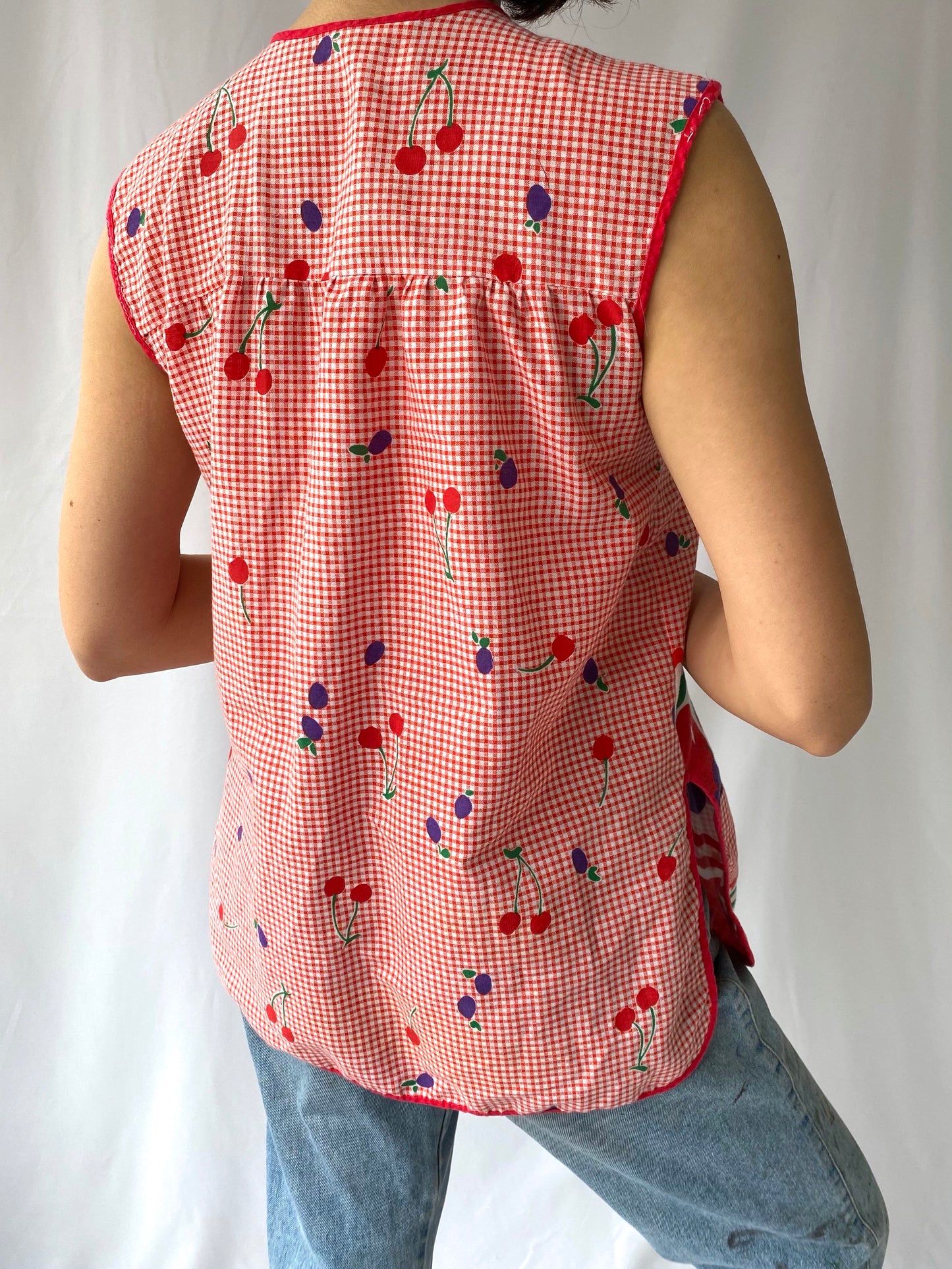 60s 70s vintage red white fruit cherries vest top – small medium | country artist smock tunic apron