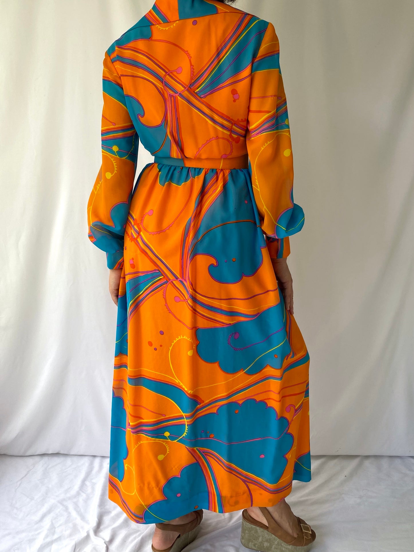 70s vintage orange blue psychedelic collared button up maxi dress – small | groovy abstract long sleeved dress