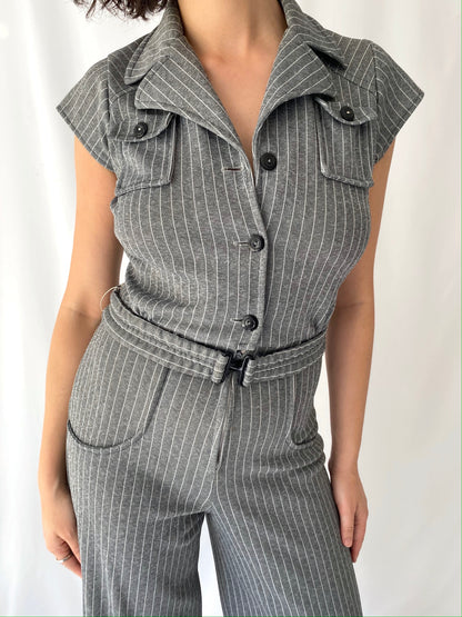 70s vintage grey pinstripe sleeveless jumpsuit – small | retro short sleeved collared pantsuit with belt