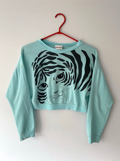 70s vintage light blue tiger face cropped pullover sweater – small | graphic novelty long sleeved jewel crop top