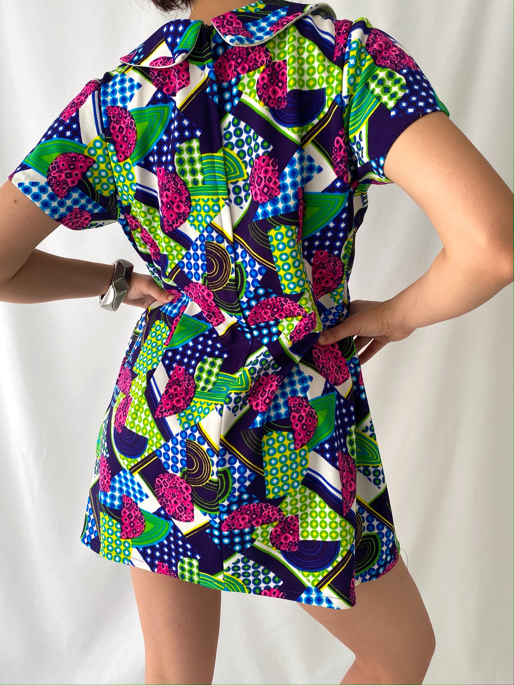 70s vintage colorful geometric short sleeved minidress – small, medium
