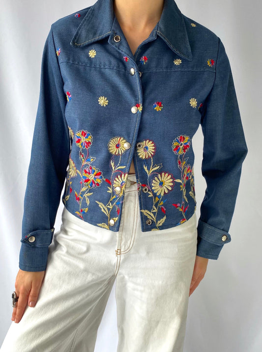 70s vintage blue denim colorful floral embroidered button up shirt – small | retro hippy flower power collared jacket