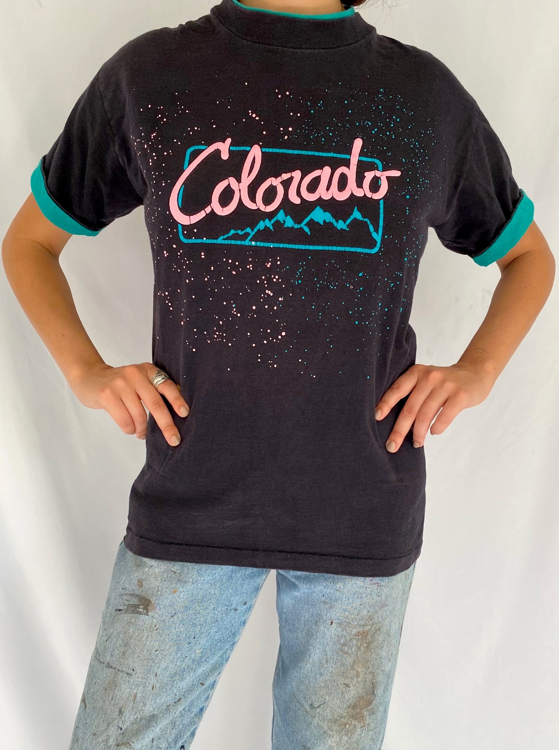 90s vintage black Colorado short sleeved graphic tee shirt