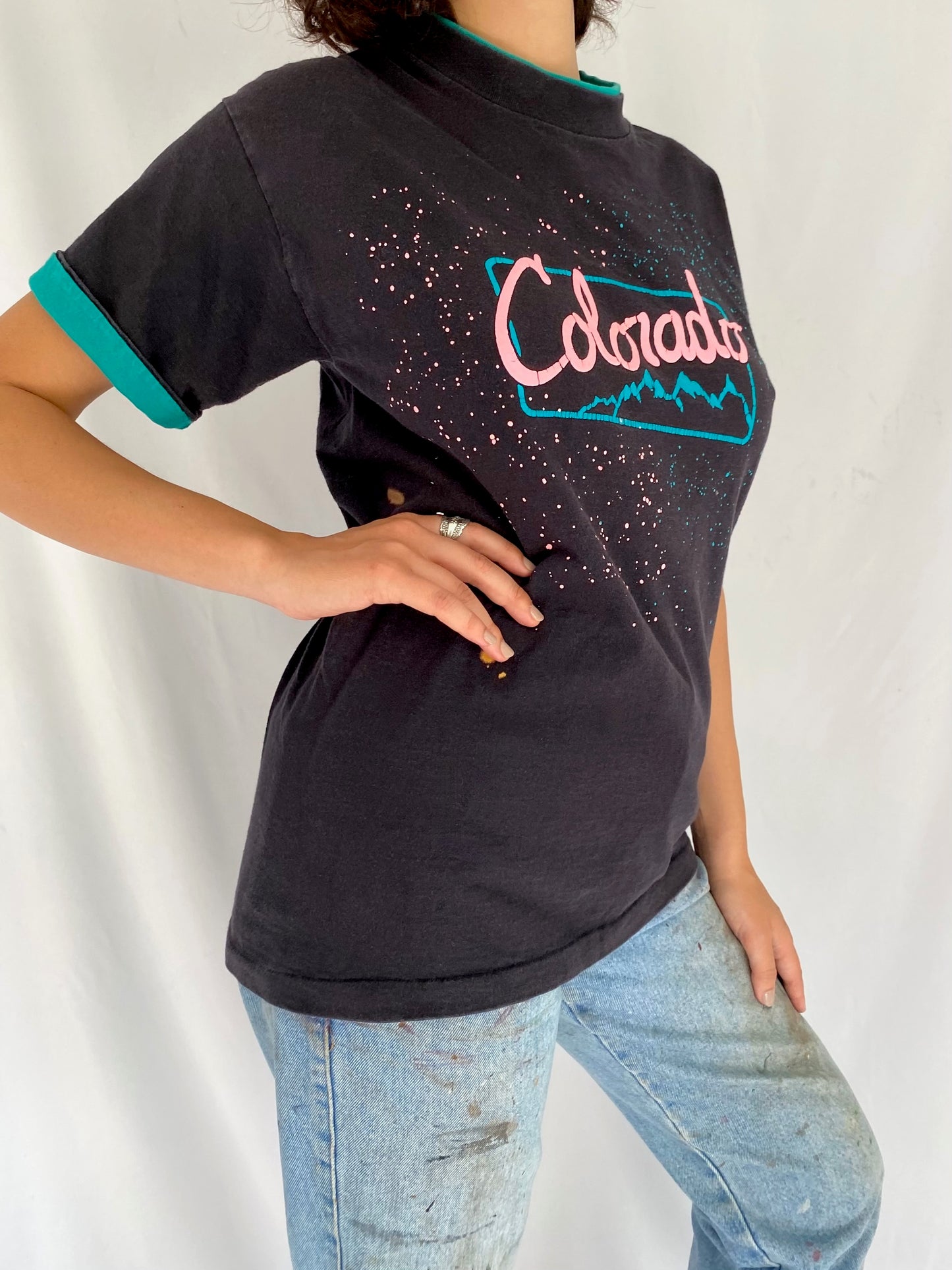 90s vintage black Colorado short sleeved graphic tee shirt