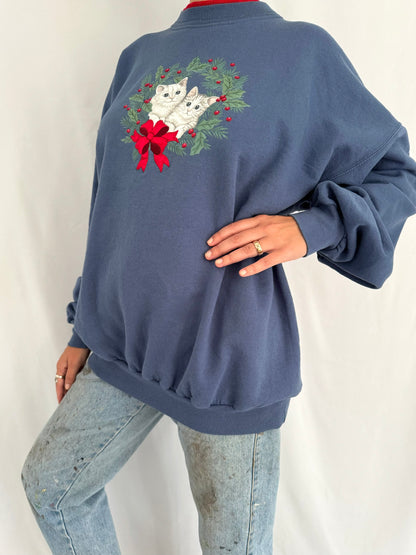 90s vintage blue winter holiday kittens graphic pullover sweatshirt – extra large | christmas wreath cats animal festive collared sweater