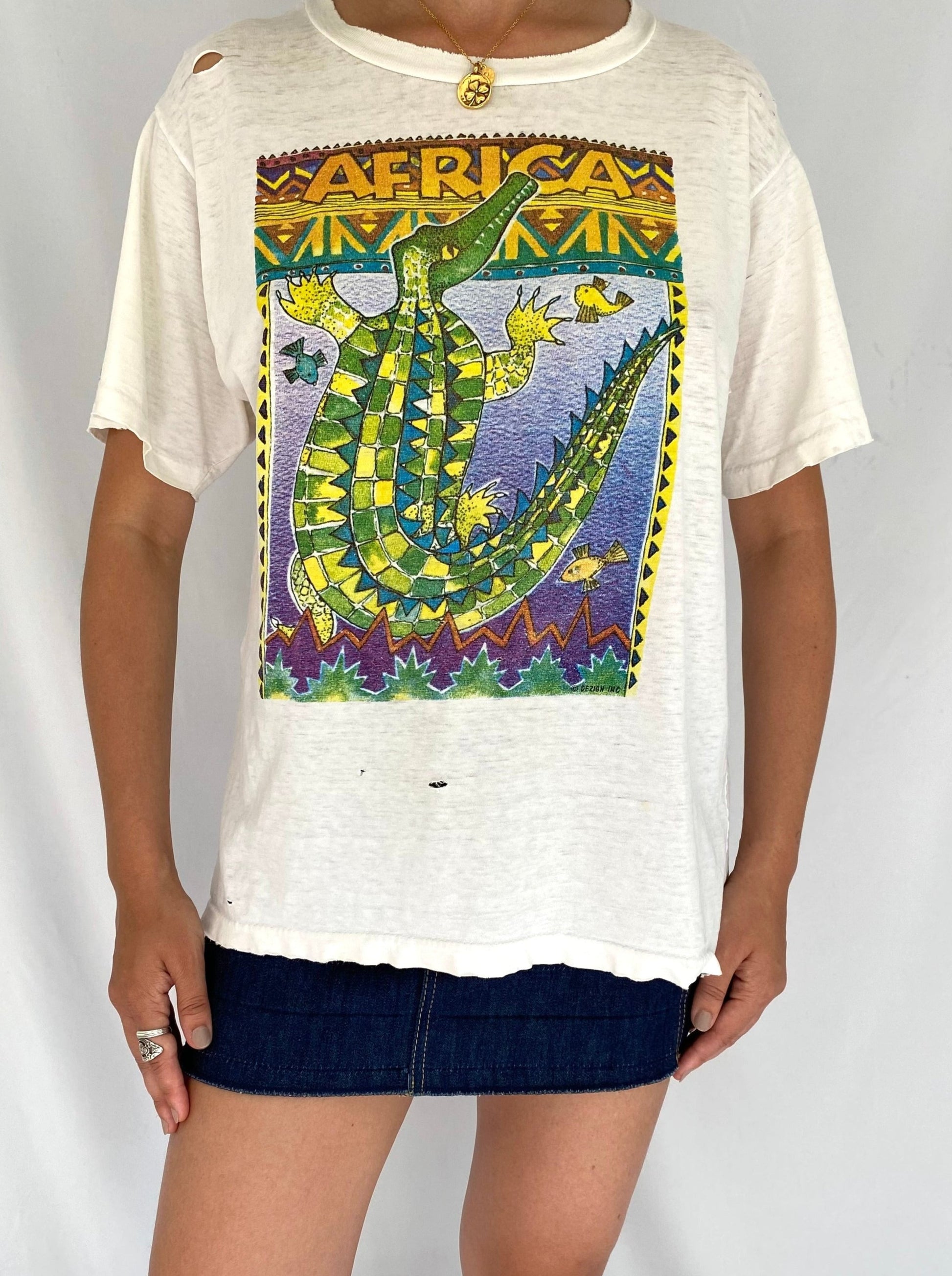 2000s vintage Africa crocodile distressed thrashed tee shirt 