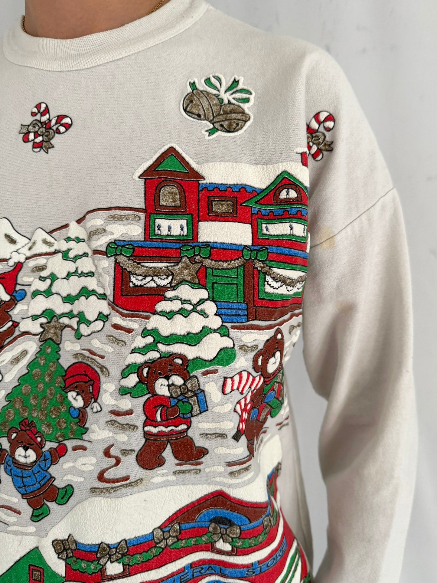 90s vintage colorful teddy bear christmas scene pullover sweater