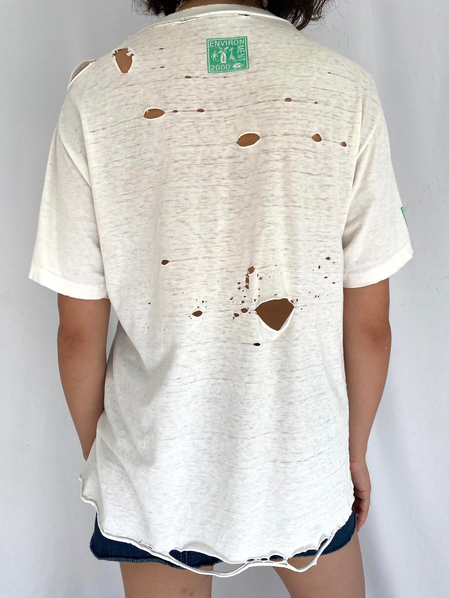 2000s vintage Africa crocodile distressed thrashed tee shirt 