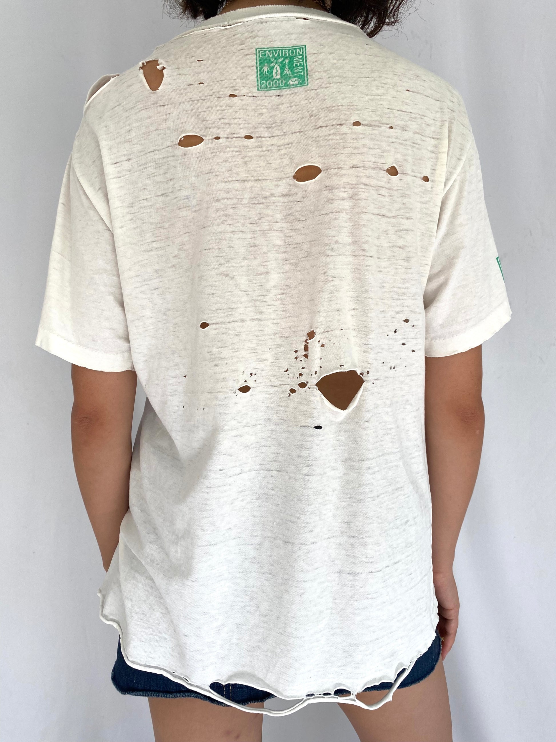 2000s vintage Africa crocodile distressed thrashed tee shirt 