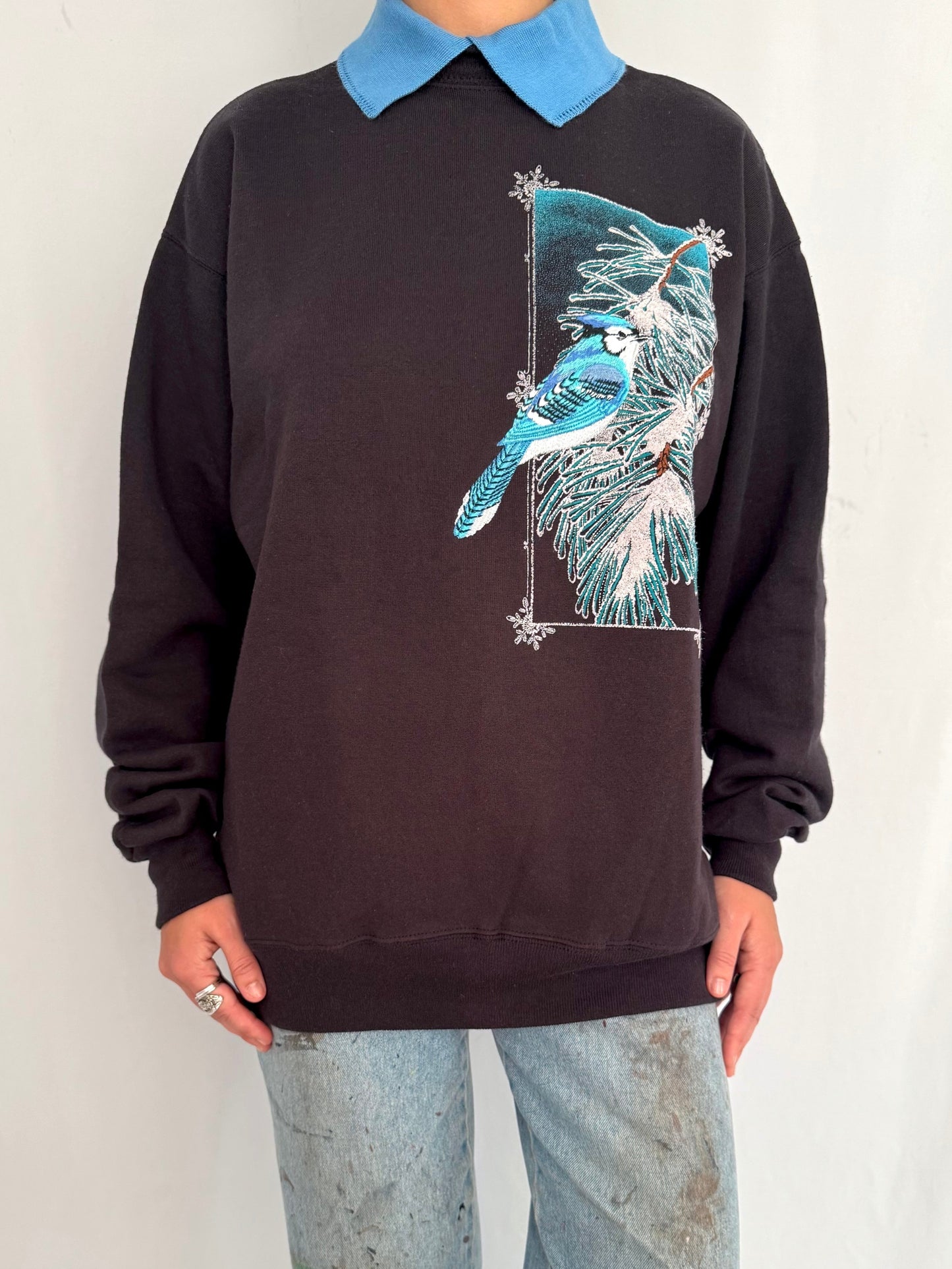 90s vintage blue jay bird nature graphic pullover sweatshirt – large