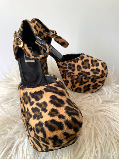 90s vintage fuzzy leopard print mary jane platforms - womens US 9.5 | bratz spice girls chunky block heels