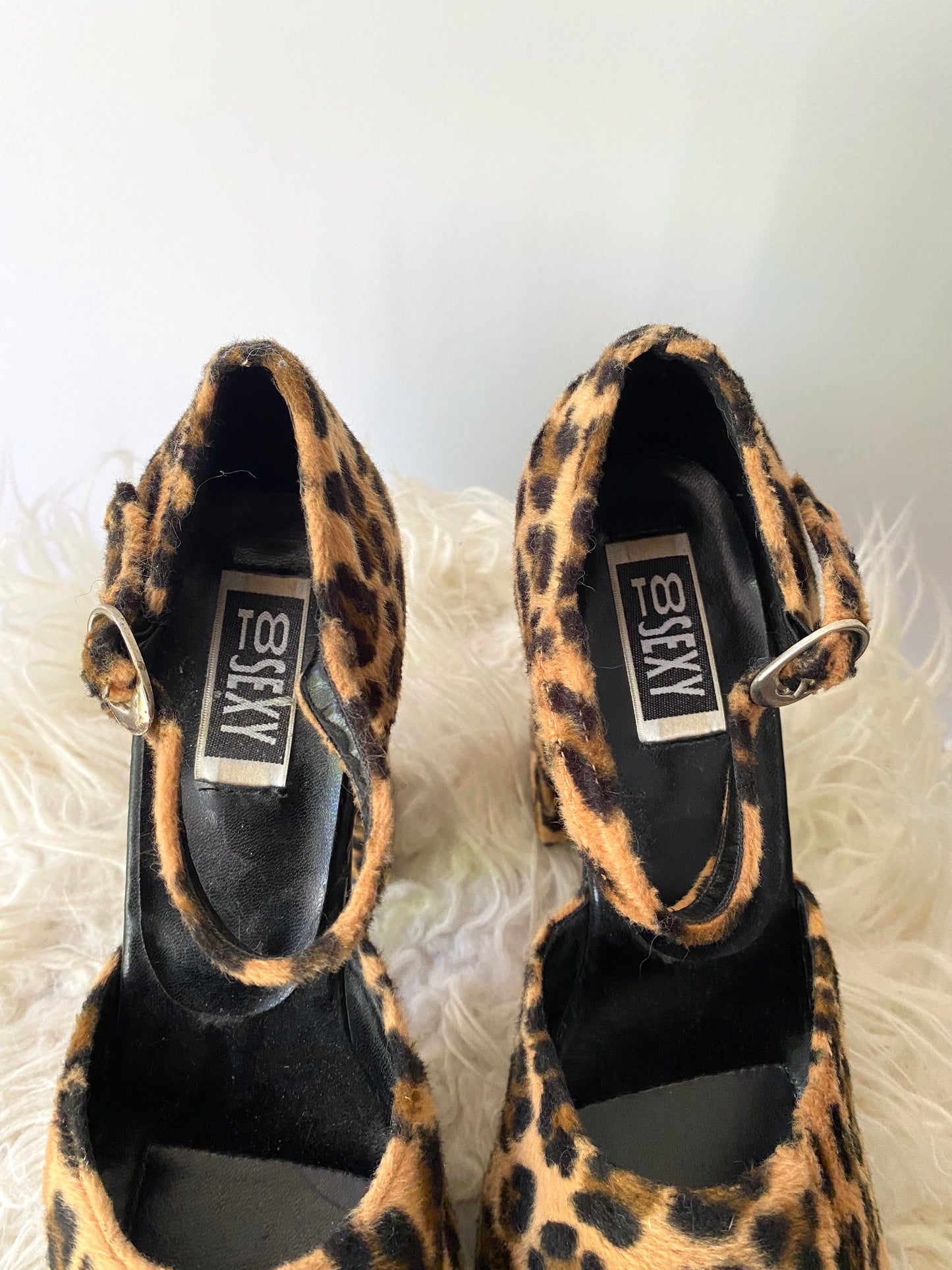 90s vintage fuzzy leopard print mary jane platforms - womens US 9.5 | bratz spice girls chunky block heels