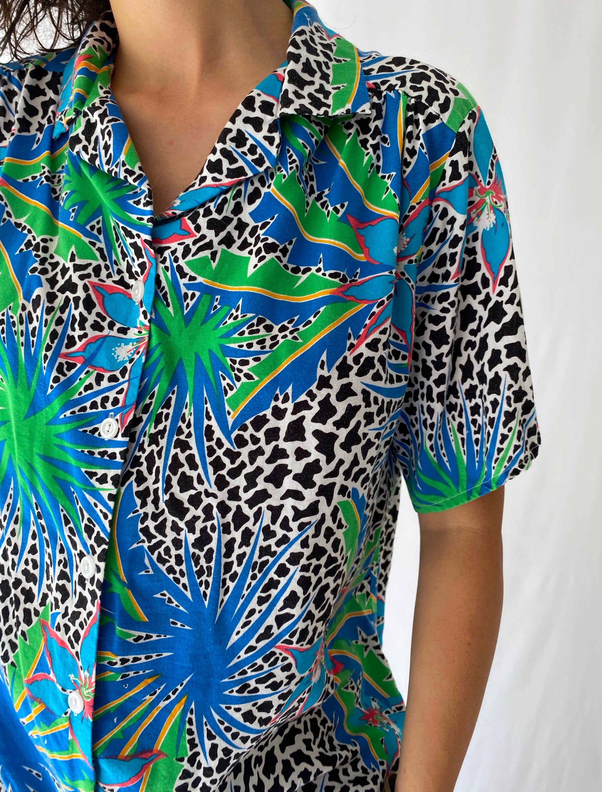 70s vintage tropical colorful short sleeved shirt – medium, large