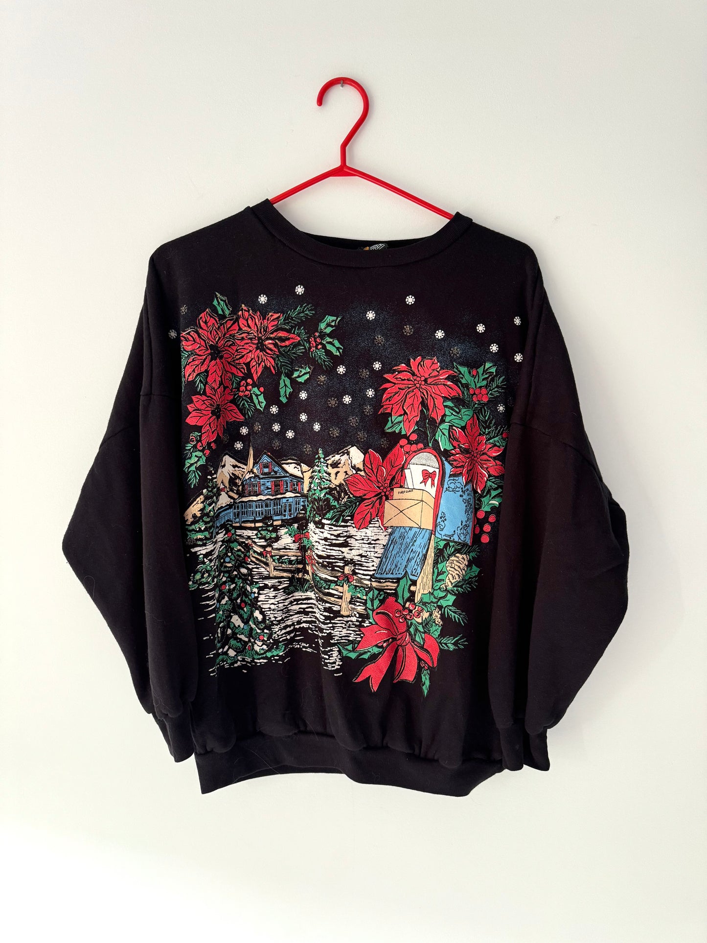 90s vintage black festive holiday scene pullover sweater – small | Christmas winter snowy landscape outdoor graphic crewneck sweatshirt