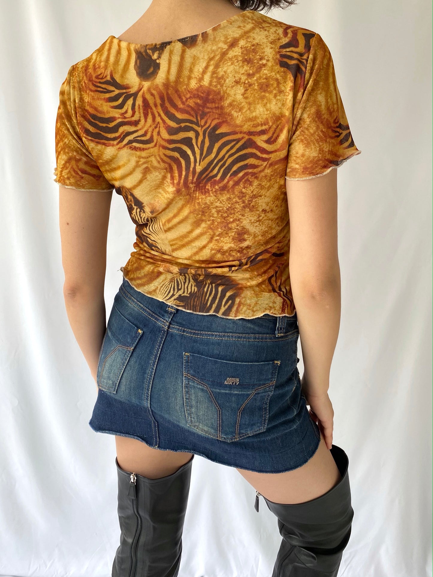 90s vintage brown zebra short sleeved cropped blouse – small | flirty animal print stretch shirt