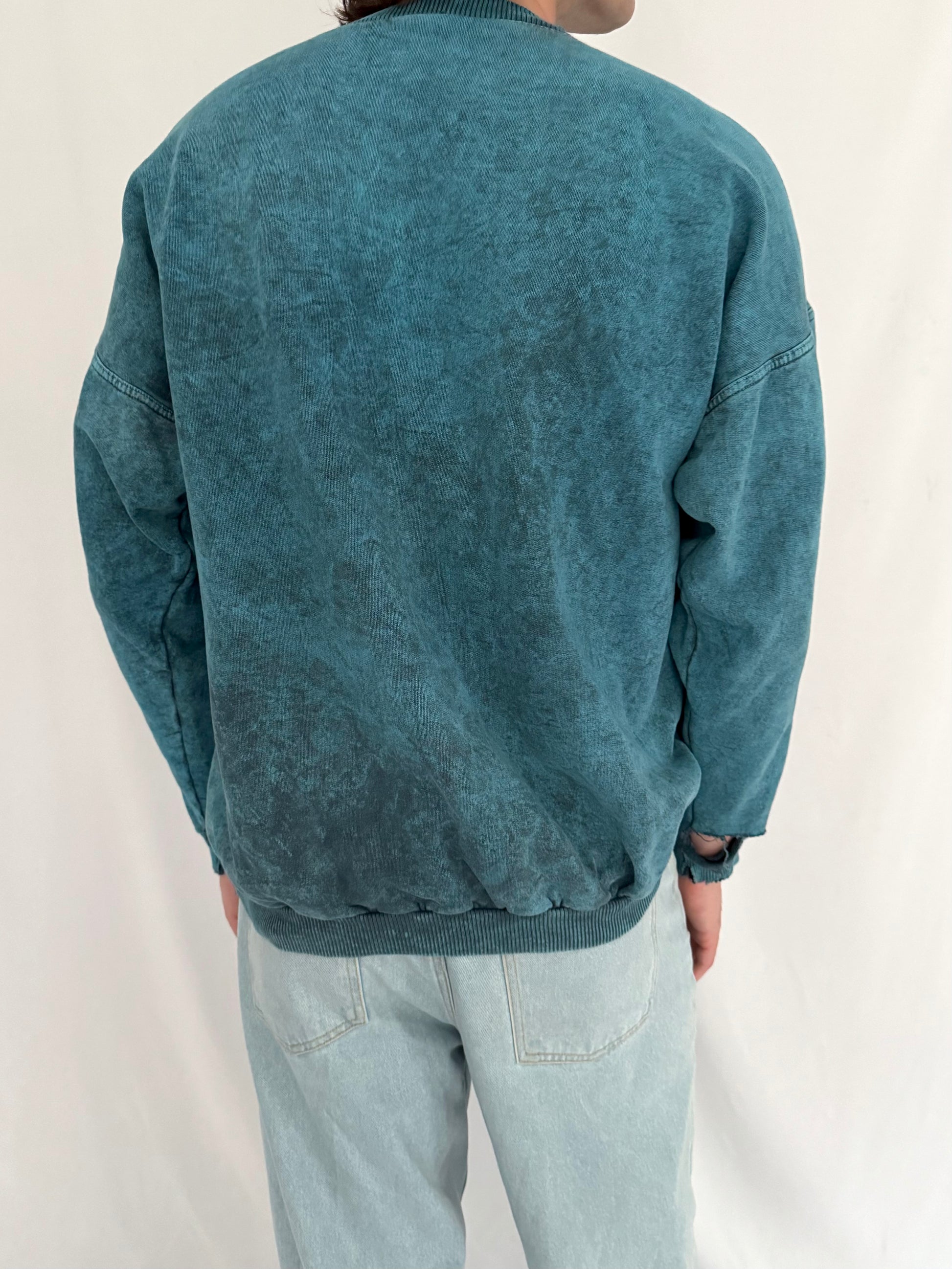 90s vintage blue wolf nature distressed graphic faded crewneck sweater