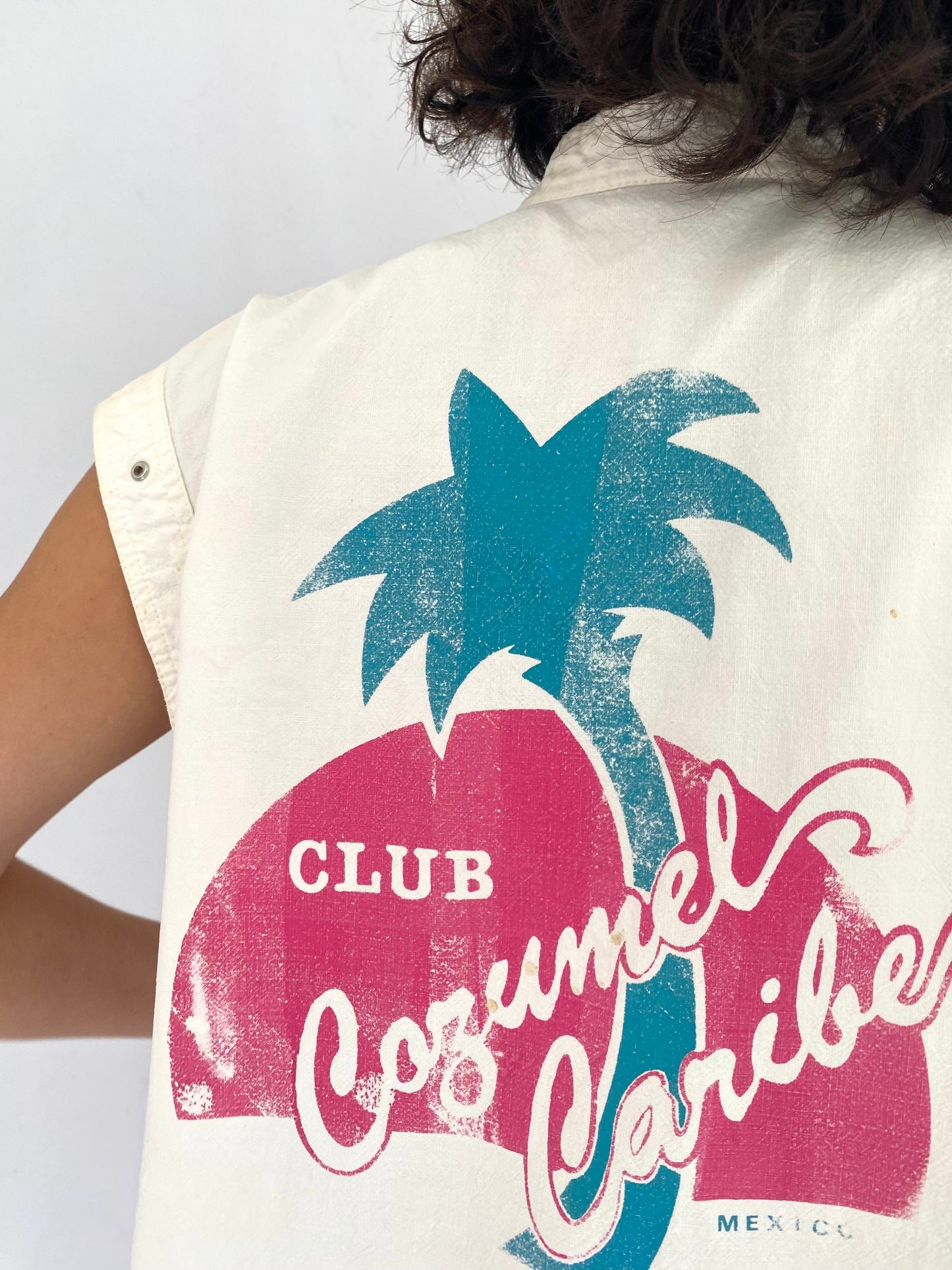 90s vintage cream unisex palm tree sleeveless shirt | Club Cozumel graphic tropical vacation boxy vest