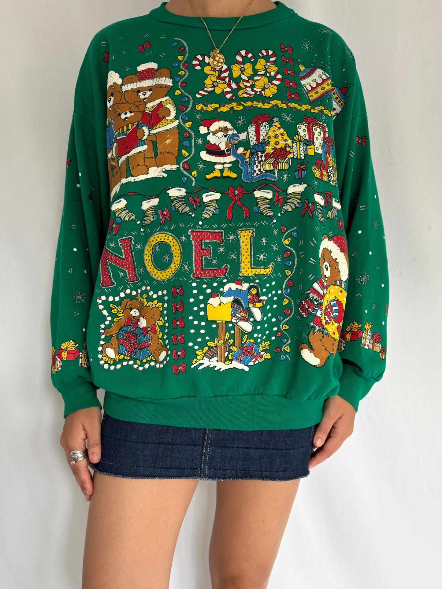 80s vintage green christmas teddy bear graphic pullover sweater – large | festive winter holiday snowy outdoor crewneck jumper