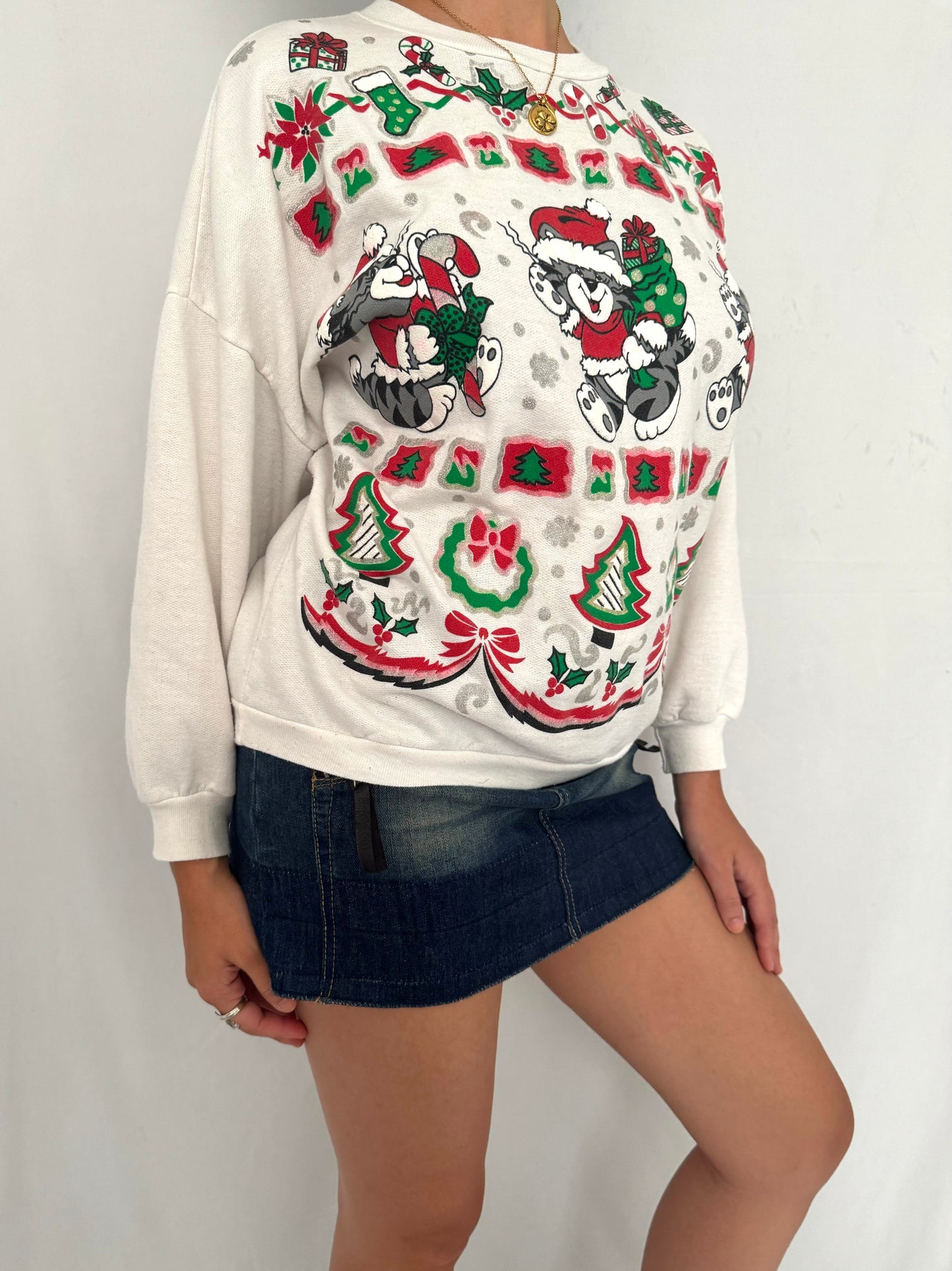 90s vintage festive kittens cats christmas graphic pullover sweater – small | sparkly holiday winter cute cartoon animal crewneck sweatshirt