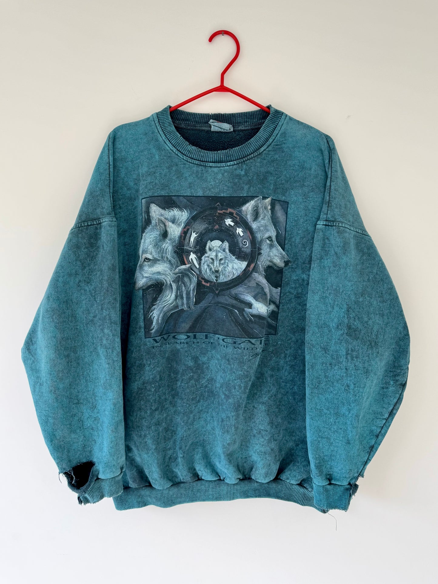 90s vintage blue wolf nature distressed graphic faded crewneck sweater