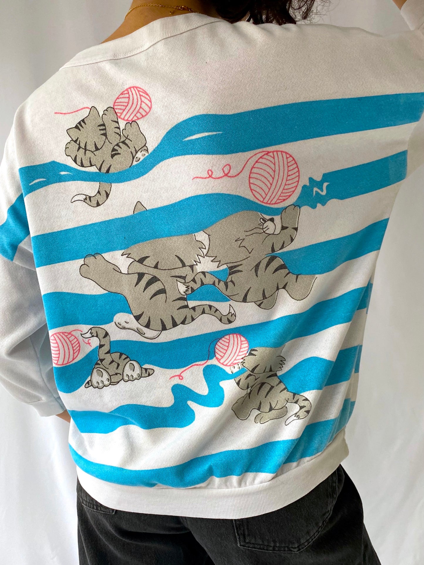 80s vintage white blue cartoon cat pullover sweater – small, medium | novelty kitten yarn ball pastel cute sweatshirt