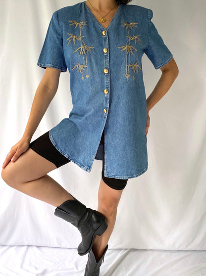 90s vintage blue denim embroidered palm tree button up shirt – medium | tropical funky retro casual blouse