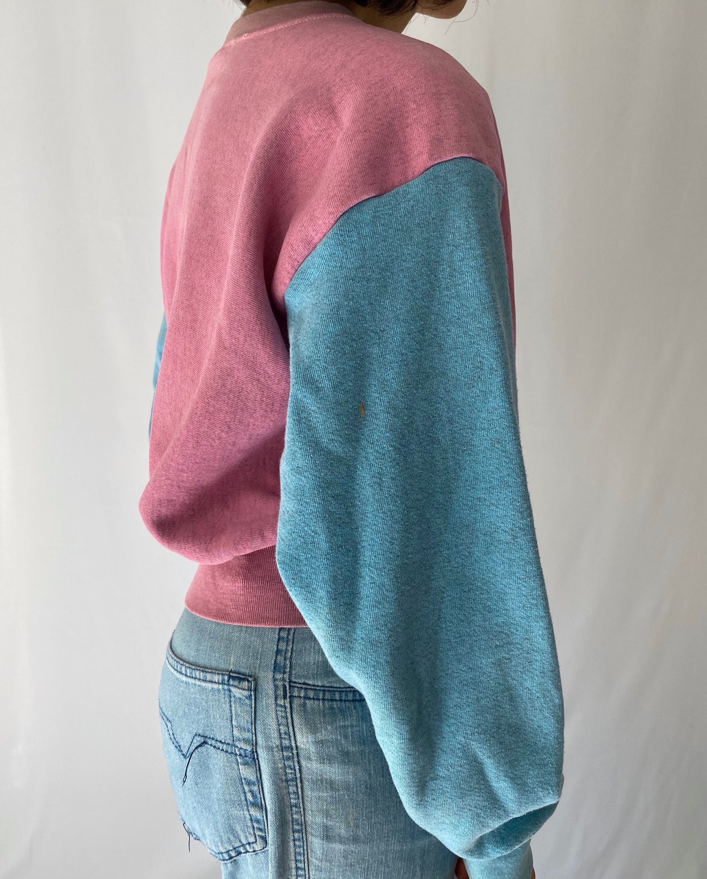 90s vintage pink blue cropped pullover sweatshirt – small medium