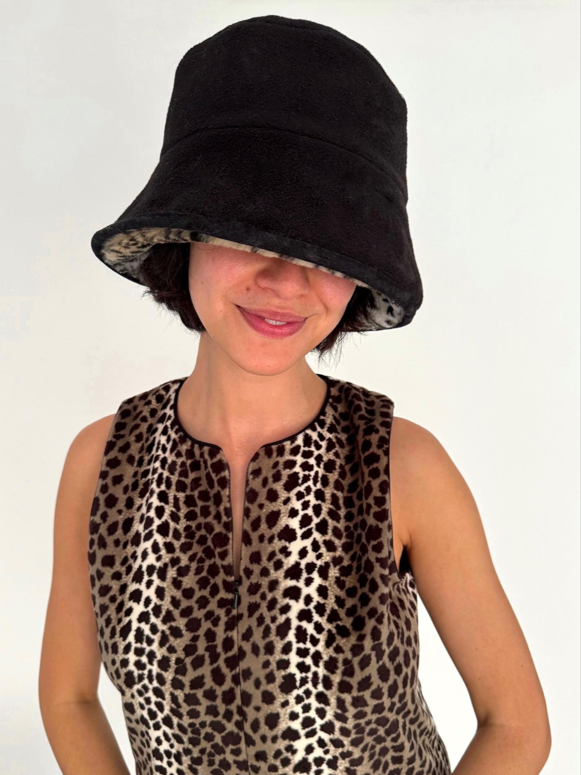 90s vintage animal print fuzzy faux fur reversible bucket hat - womens small 