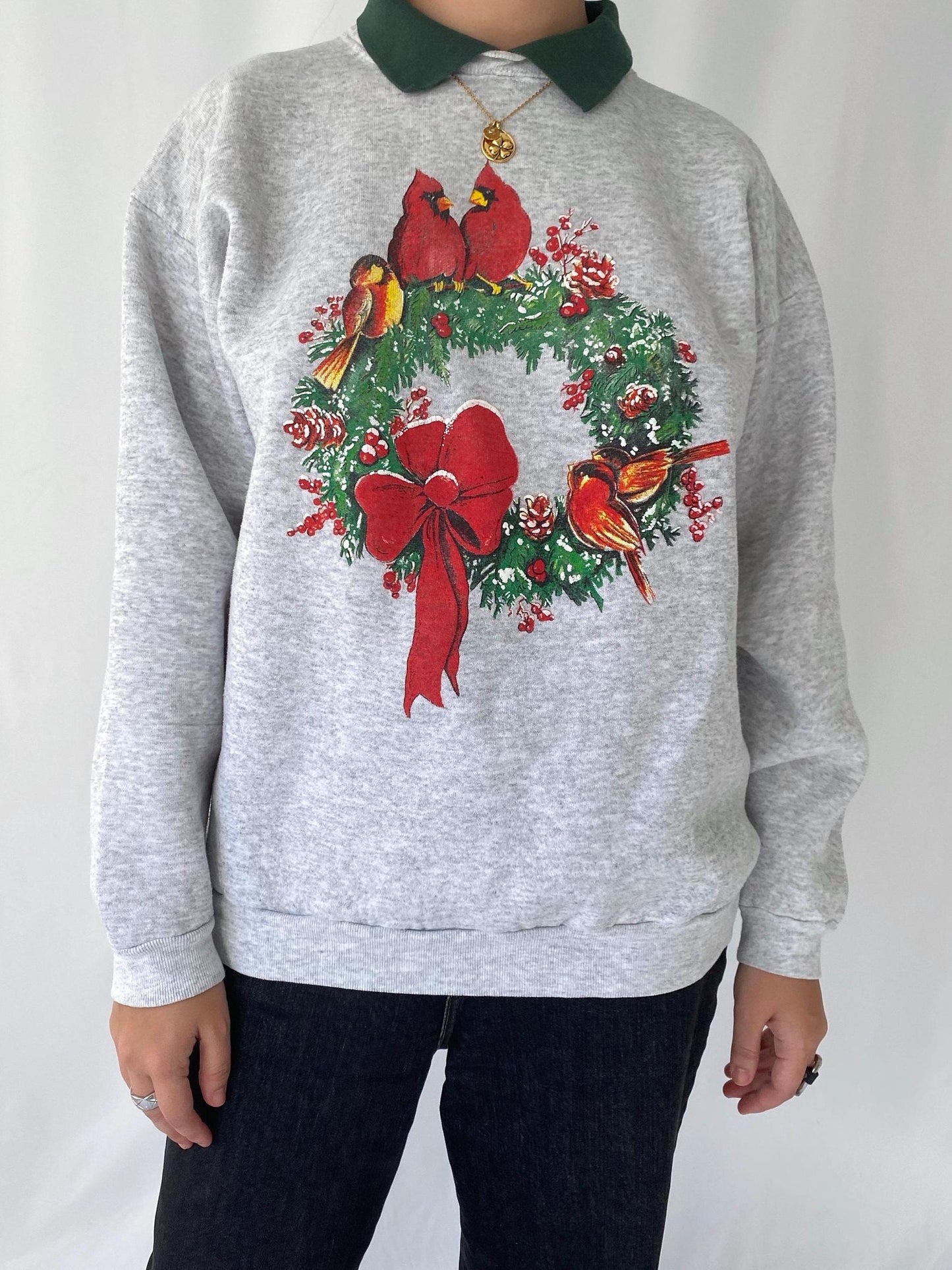 90s vintage grey christmas holiday wreath graphic pullover sweatshirt – large