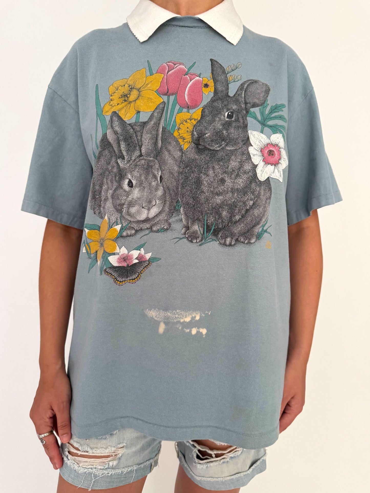 90s vintage bunnies animal graphic collared top – large | outdoor nature distressed short sleeved shirt