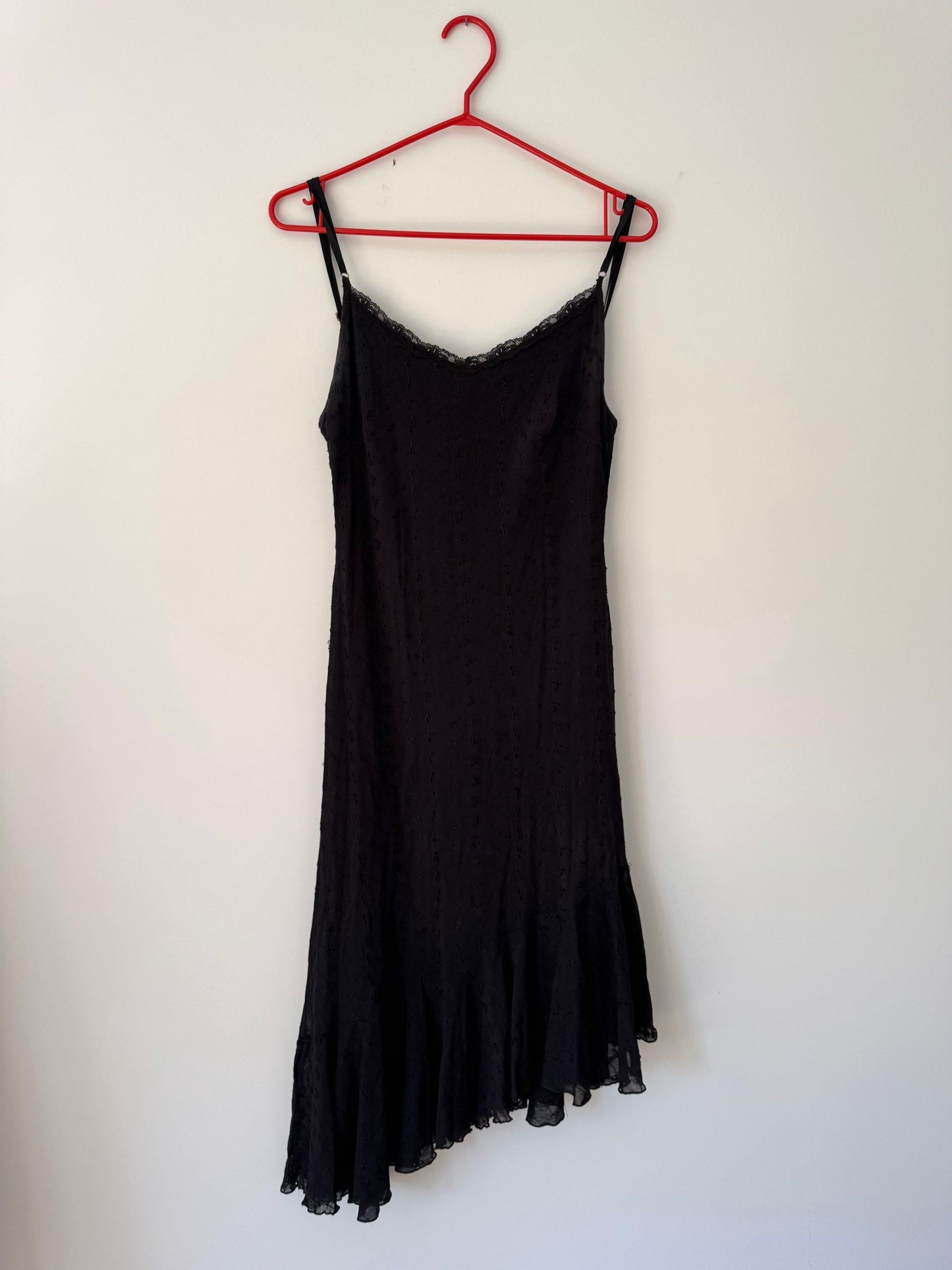 90s vintage black eyelet ruffled asymmetric midi dress – small | BHATTI Paris whimsigoth frilly dress