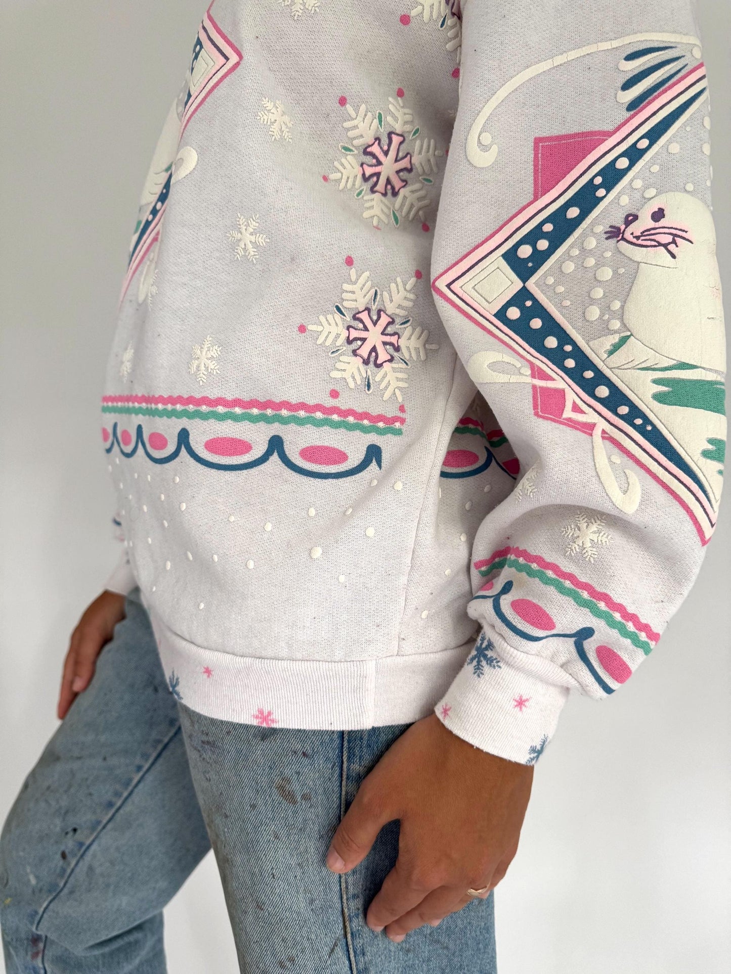 90s vintage seal animal print snowy winter graphic pullover sweatshirt – small, medium